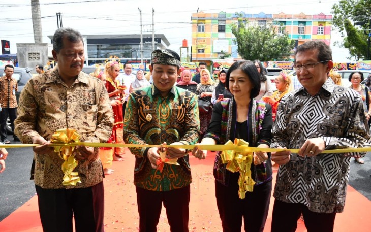 Wakil Wali Kota Bengkulu Dedy Wahyudi Lakukan Pemotongan Pita 