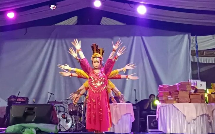 Pelaksanaan Pentas Seni di Kota Merah Putih