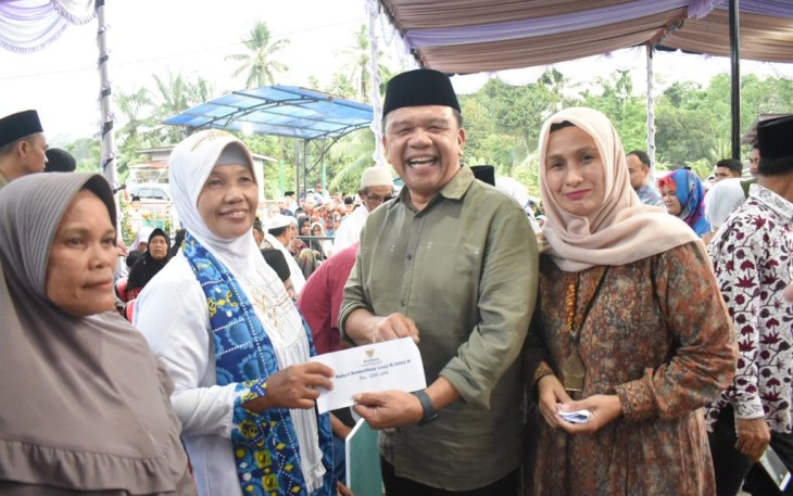 Pj Sekretaris Daerah (Sekda) Parlindungan Harahap, saat Silaturrahmi Ramadan 1444 H/ 2023 M Pemerintahan Kabupaten Tapsel di Masjid Ar Rusda, Desa Batu Hula, Kecamatan Batang Toru