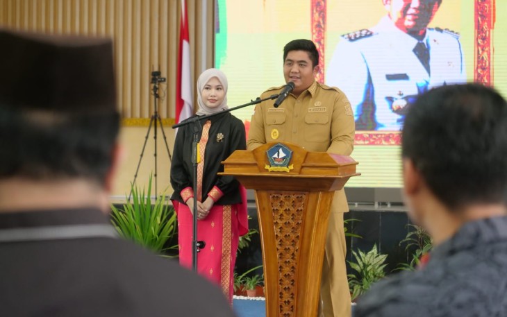 Bupati Roby dalam Lepas Sambut Dandim 0315/TPI dari Kolonel Inf Tommy Anderson, M.PICT kepada Lektol Inf Eka Ganta Chandra, S.IP, M.IP, Senin (04/09) di Aula Bandar Seri Bentan.