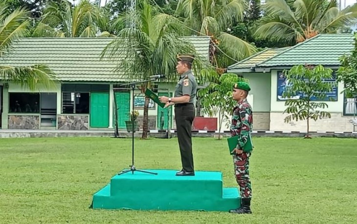 Kasdim 1310/Bitung, Mayor Chb Mustafa Umboh saat membacakan amanat Panglima TNI, Laksamana TNI Yudo Margono