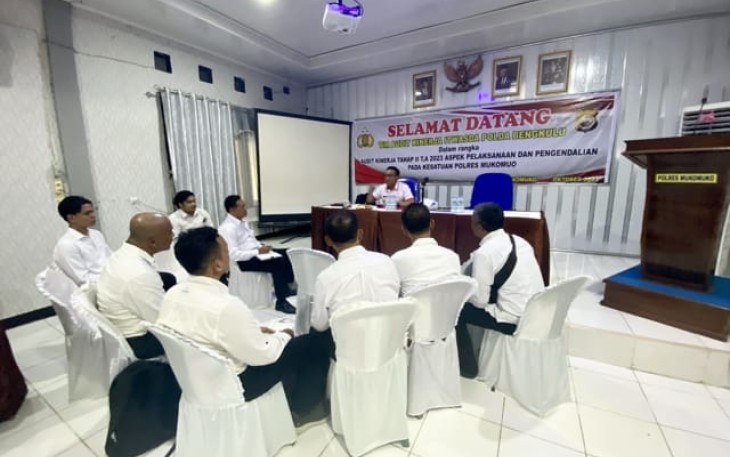 Itwasda Polda Bengkulu saat Gelar Audit Kinerja di Polres Mukomuko 