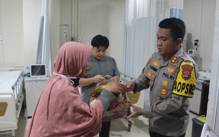 Kapolres Serang Jenguk Korban Penembakan Percobaan Pencurian Dengan Kekerasan di Ciruas 