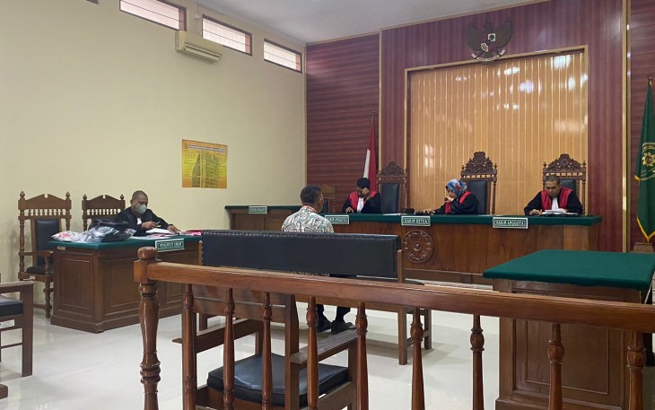 Dua orang saksi dihadirkan dalam sidang ke 4 kasus dugaan pemalsuan SK RT oleh kades Kentong untuk seleksi Perades.