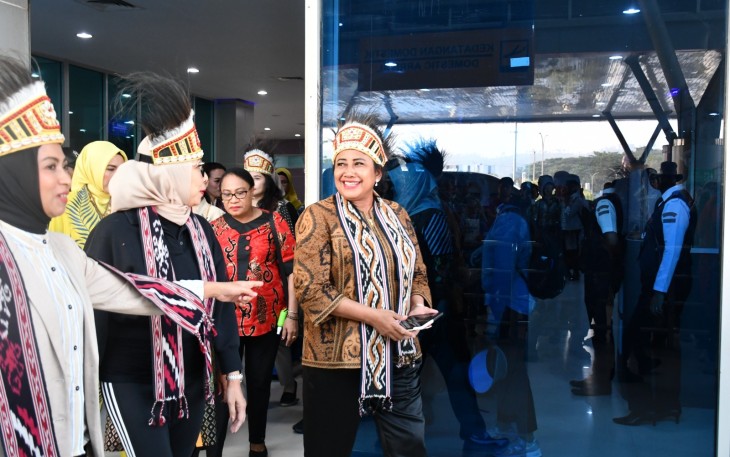 Ketum Dharma Pertiwi Hadiri Peresmian Sekretariat Dekranasda di Papua