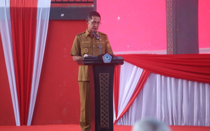 Wakil Walikota Bitung Hengky Honandar saat memberikan sambutan 