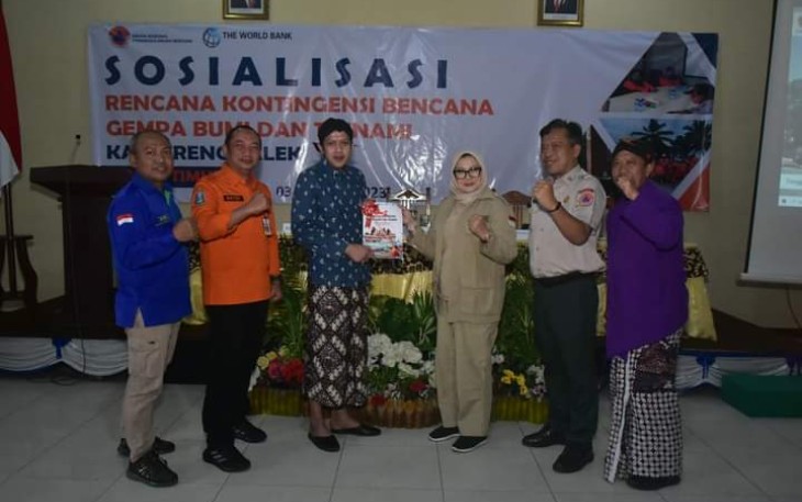 Wakil Bupati Trenggalek, Syah Muhamad Natanegara, saat membuka sosialisasi rencana kontigensi Tsunami akibat gempa bumi di Kabupaten Trenggalek, di Hotel Hayam Wuruk, Kamis (3/8/2023)