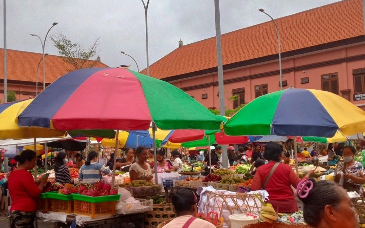 kondisi pasar tradisional saat pagi hari, Sumber : Pinterest/nona wulan