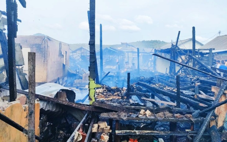 Kodisi bangunan rusak pasca terbakar