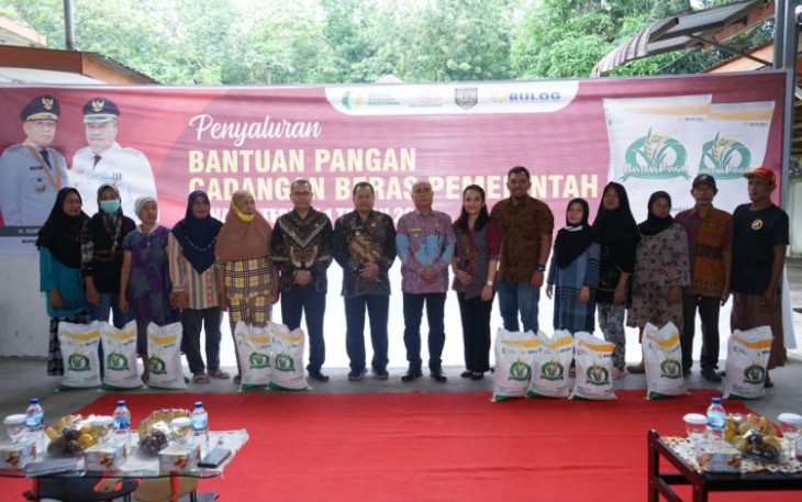 Bupati Asahan Salurkan Bantuan Pangan Cadangan Beras Pemerintah