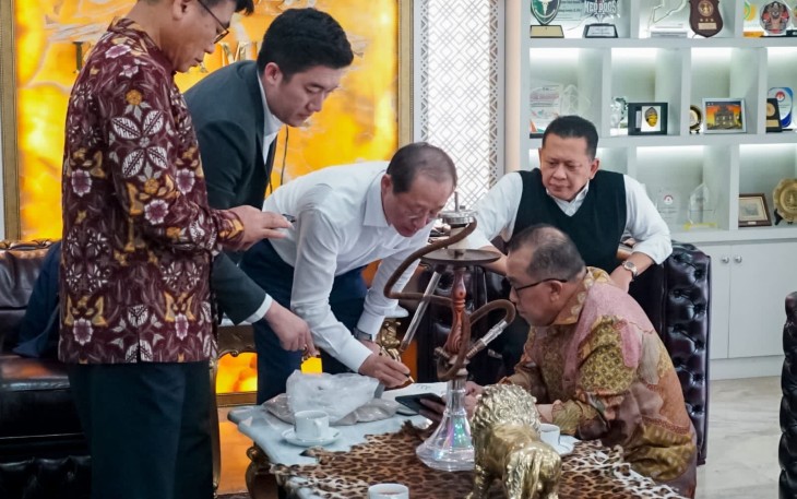 Bamsoet saat menerima jajaran KCC Glass Corporation, di Jakarta, Selasa (31/10/23).