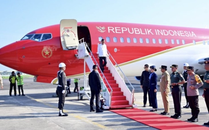 Presiden Joko Widodo tiba di Pangkalan Utama TNI AD (Lanumad) Ahmad Yani, Kota Semarang untuk melakukan kunjungan kerja di Provinsi Jawa Tengah pada Rabu, 13 Desember 2023