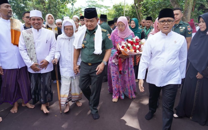 Kasad Jenderal TNI Dr. Dudung Abdurachman dalam kunjungan kerjanya di Kabupaten Banyuwangi, Jawa Timur, Rabu (23/8/2023).