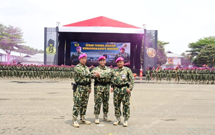 Kepala Staf Angkatan Laut (Kasal) Laksamana TNI Muhammad Ali Melakukan Serah Terima Jabatan Komandan Korps Marinir TNI AL