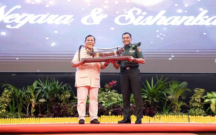Menhan RI Prabowo Subianto saat melaksanakan kunjungan kerja ke wilayah Korem 091/ASN Kodam VI/Mlw, Sabtu (10/03).