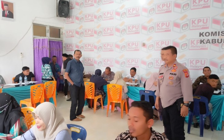 Kapolsek Peureulak saat Pantau Kegiatan Seleksi Wawancara Calon Anggota PPS
