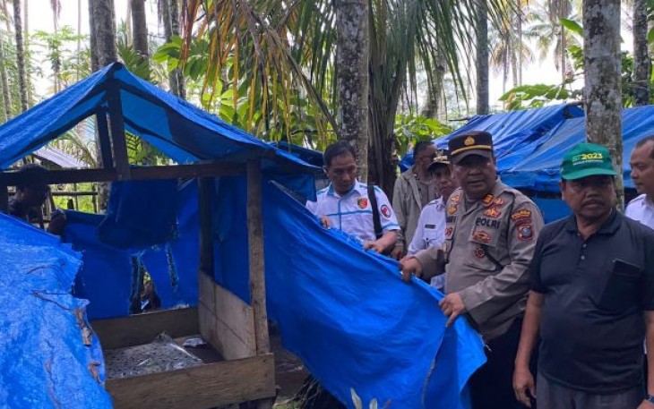 Kasat Resnarkoba Polres Tapsel, AKP Salomo Sagala, SH, turun langsung memimpin kegiatan Gerebek Antisipasi Peredaran Narkoba.