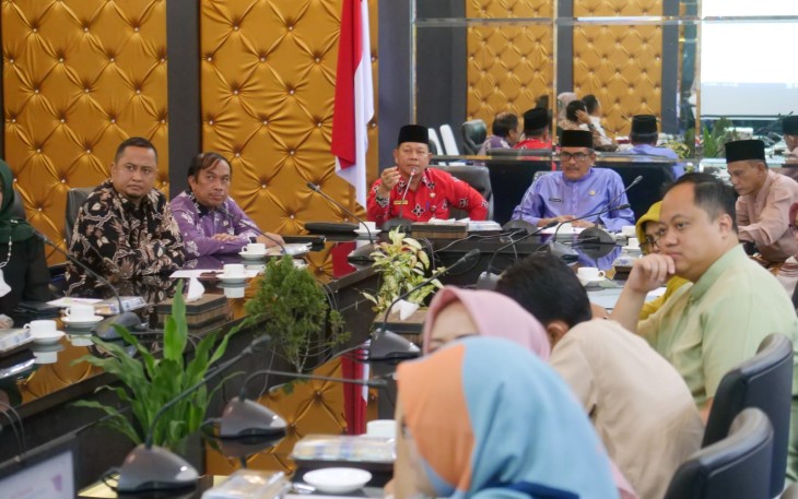  Pemerintah Kabupaten Bintan menyambut kunjungan kerja Pemerintah Kabupaten Pelalawan Provinsi Riau, Jum'at (01/09) di Ruang Rapat II Bandar Seri Bentan.