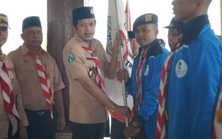 Wakil Bupati Trenggalek, Syah Muhamad Natanegara, saat saat melantik 98 Pramuka Penegak Garuda, di Saung Tani, Agropark Trenggalek, Selasa (14/11/2023)