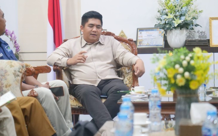 Bupati Bintan saat Rapat Forum Komunikasi Desa Wisata