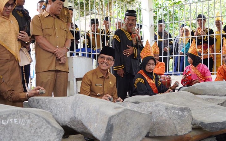 Bupati Limapuluh Kota Safaruddin menghadiri undangan temu ramah dengan Niniak Mamak Nagari Talang Anau, di Balai Adat Nagari Talang Anau.