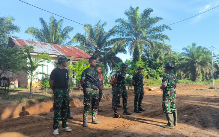 Mayor Inf Idham saat beri arahan ke Satgas TMMD Kodim 0407/Kota Bengkulu, , Sabtu (22/07/2023).