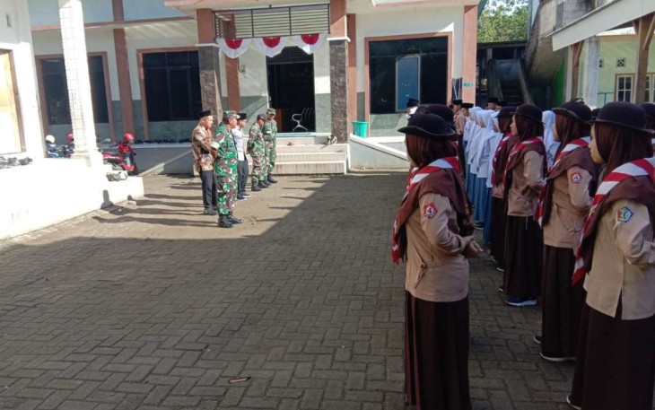 Latihan PBB Pelajar Madrasah Darunnajah