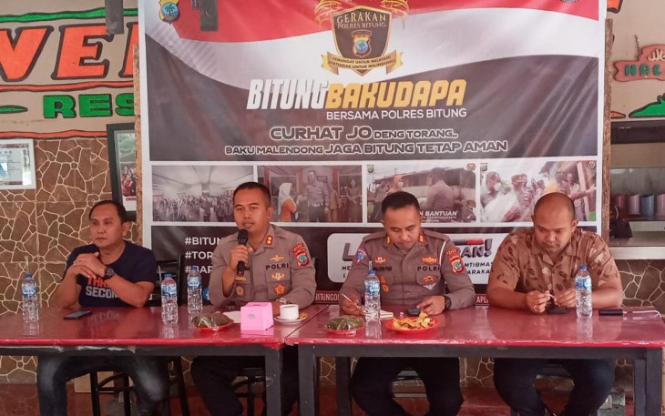 Kapolres Bitung AKBP Alam Kusuma S Irawan SH.,SIK., MH saat menggelar Jumat Curhat