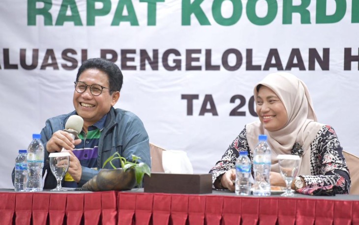 Abdul Halim Iskandar,didampingi Kepala BPSDM Lutfiyah Nurlaela membuka Rapat Koordinasi dan Evaluasi Pengelolaan Honorarium TPP TA 2023.Kota Bintan,Rabu (1/2/2023)