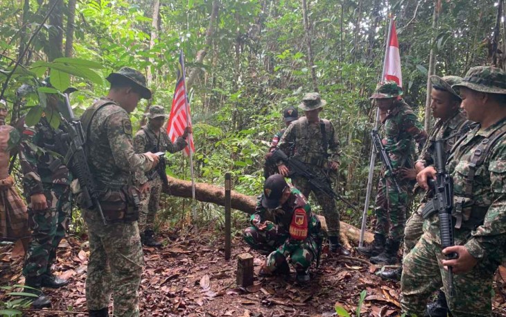 Patroli patok di perbatasan 