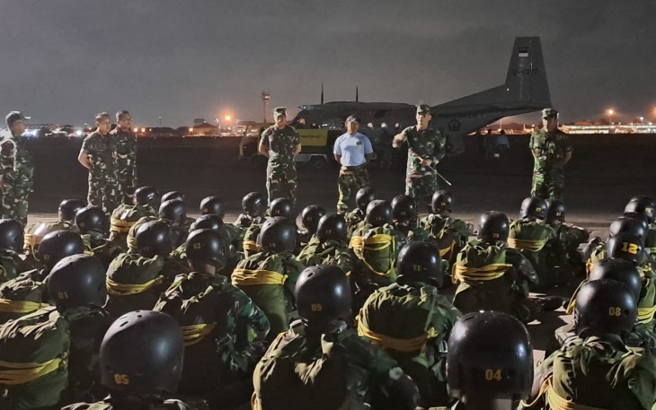 Latihan terjun malam siswa Dikkopaska