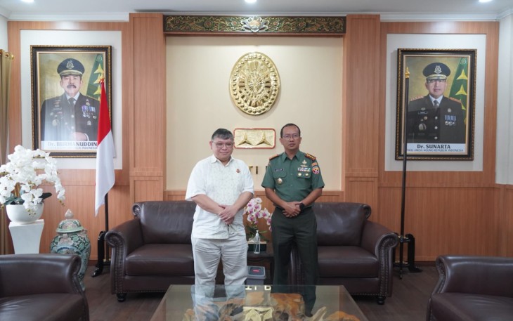 Danrem 163/WS Kolonel Inf Agus Muchlis Latif bersama Kajati Bali