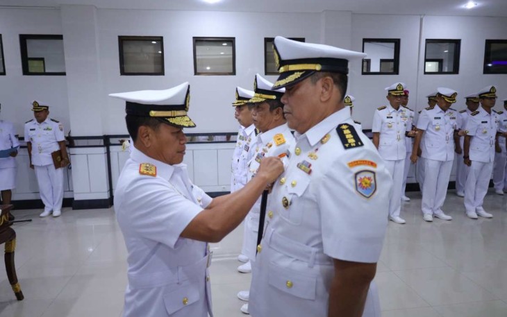 Pangkoarmada III Laksda TNI Agus Hariadi saat sertijab 