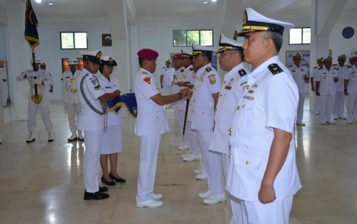 Danlantamal VI Makassar Brigjen TNI (Mar) Amir Kasman saat sertijab personel 