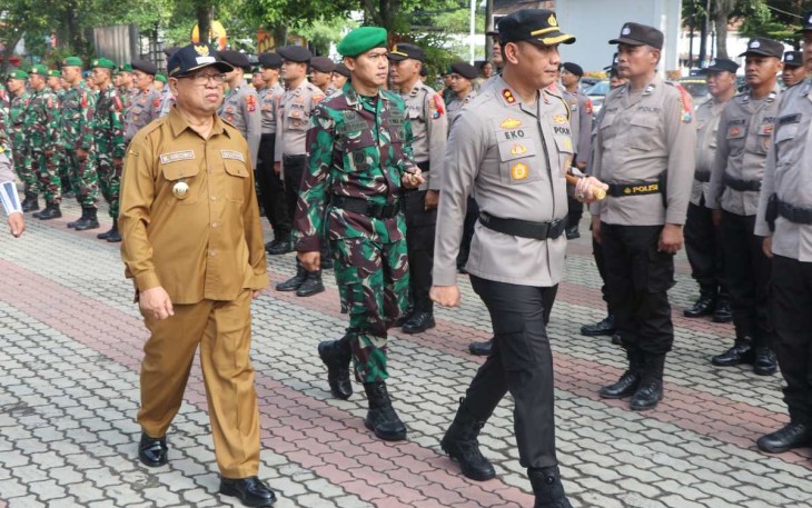 Dandim 0807/Tulungagung Letkol Czi Nooris Agus Rinanto saat apel operasi Ketupat Semeru 2023