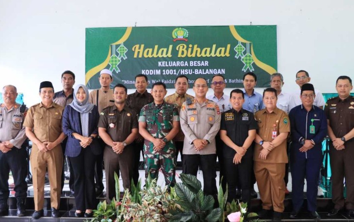 Dandim 1001/HSU-BLG Letkol Inf Dhuwi Hendradjaja saat halal bihalal 