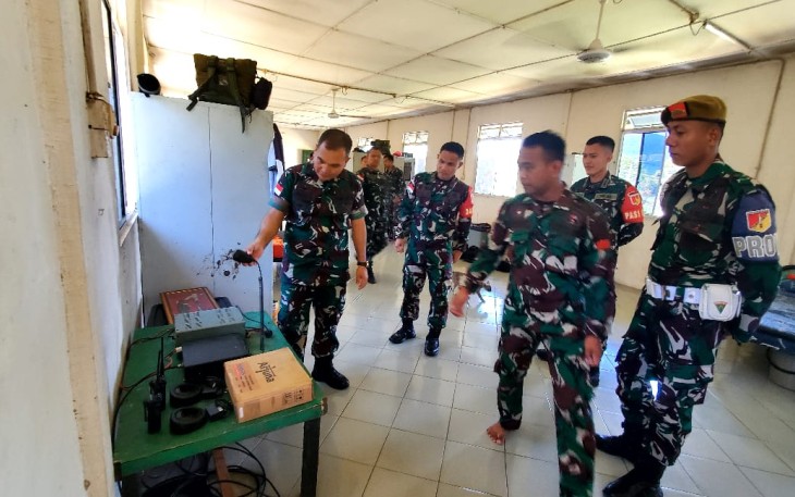 Tim verifikasi Korem 121/Abw di Makotis Satgas Yonarmed 19/105 Trk Bogani, Kamis (11/5)