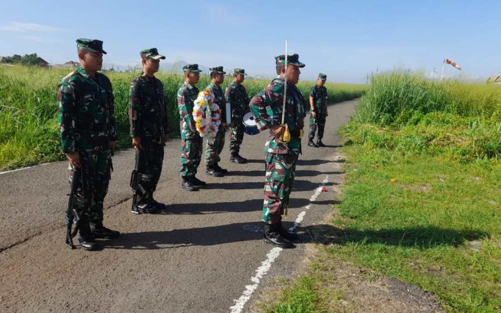 Prajurit Lanudal Jakarta Latihan Pemakaman Militer 