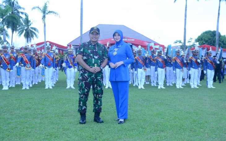 Gubernur AAL Mayjen TNI (Mar) Endi Supardi saat acara pembukaan Latsitardanus XLIII/2023 di Padang 