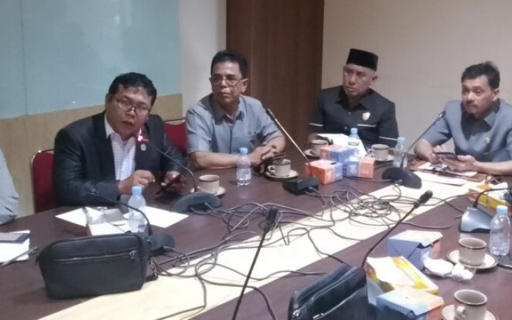 Waka II DPRD Provinsi Bengkulu Suharto Terima Hearing Alumni Unihaz dan Tim Advokat