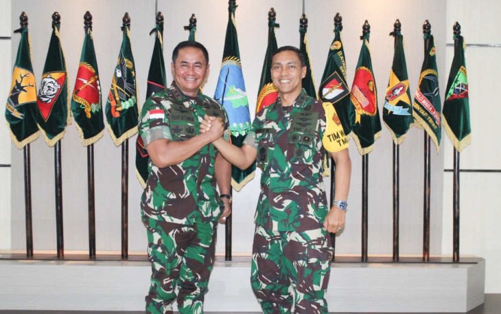 Pangdam XII/Tpr Mayjen TNI Iwan Setiawan bersama Aspotdirga Kasau Marsda TNI Andi Wijaya 
