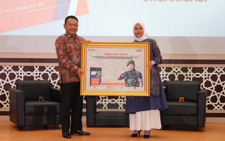 Kasad Jenderal TNI Dudung Abdurachman saat launching dan bedah buku di Yogyakarta 