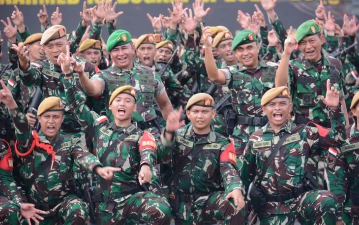 Pangdam XII/Tpr Mayjen TNI Iwan Setiawan bersama Satgas Yonarmed 19/Bogani 