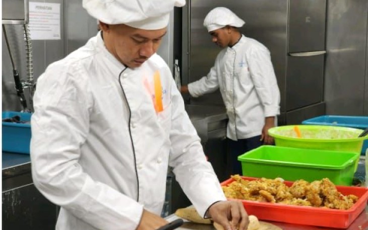 Keahlian memasak prajurit KRI Bima Suci 