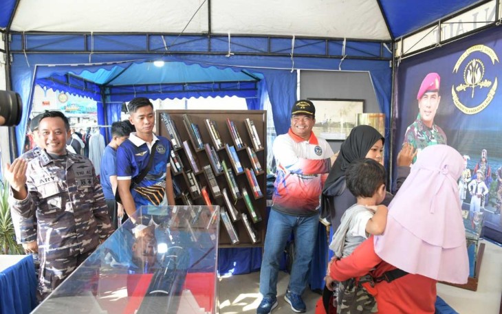 Stand pameran AAL
