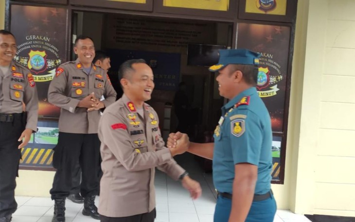 Danlanudal Manado Letkol Laut (P) Tatang Yanuar Ristanto bersama Kapolres Minahasa Utara 