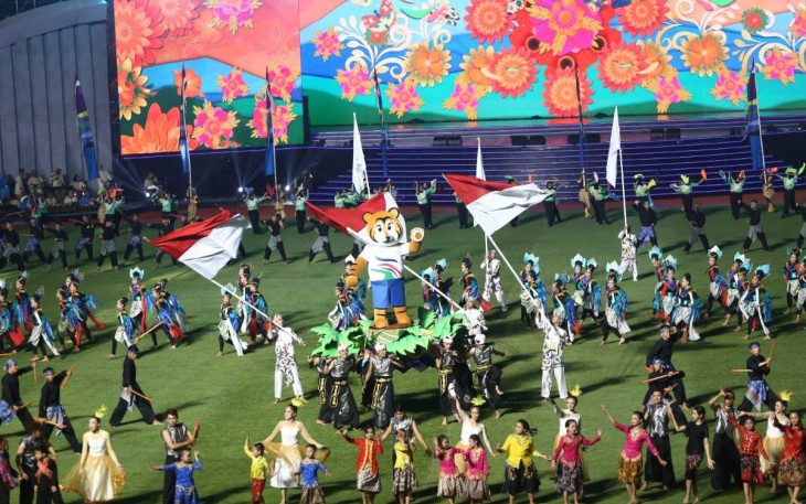 Opening ceremony FORNAS VII tahun 2023 di stadion Si Jalak Harupat Bandung, Minggu (2/7)