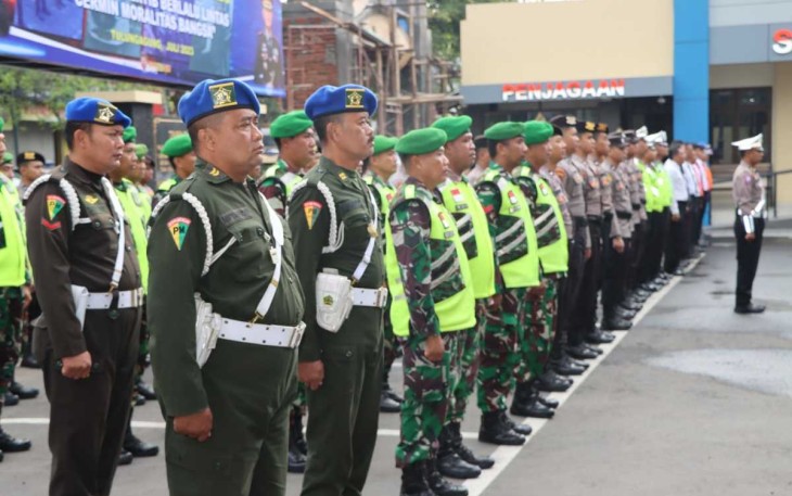 Apel pasukan operasi patuh Semeru 2023 di Mapolres Tulungagung, Senin (10/7)