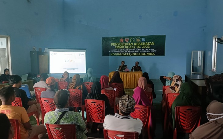 Penyuluhan kesehatan warga di lokasi TMMD ke 117 Kodim 1411/Bulukumba, Kamis (20/7)