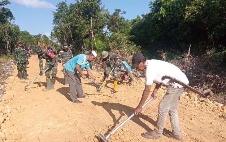 Warga dan Satgas TMMD Kompak selesaikan pekerjaan di lokasi